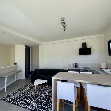 Souplex Jardin Proche Autoroute, Plages Et Attractions, Wifi - Tv, Calme Bessan